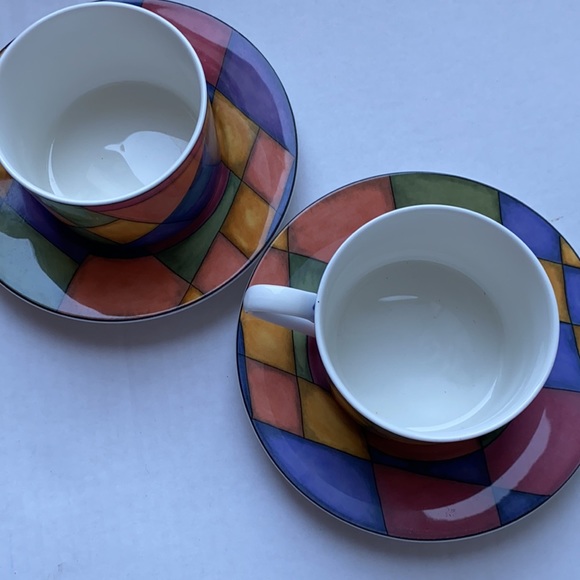 Victoria and Beale prism cups and saucers - Picture 5 of 7